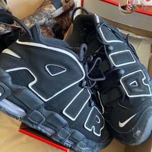 BLACK ANS WHITE UPTEMPOS